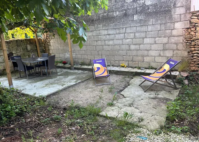 Apartment La Roulotte Du Maine Saintes